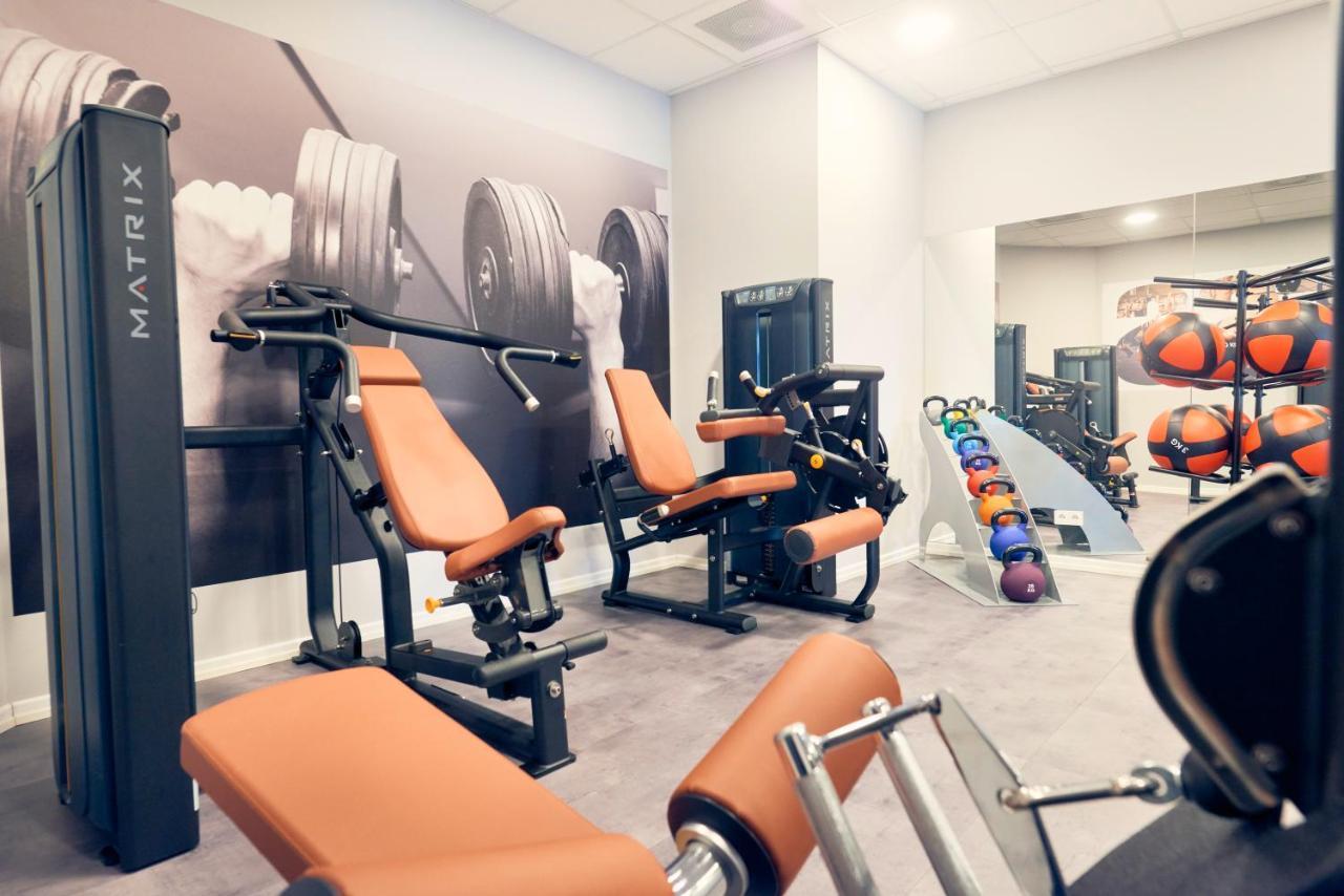 Vila Vita Rosenpark Marburg Eksteriør billede The gym at the hotel