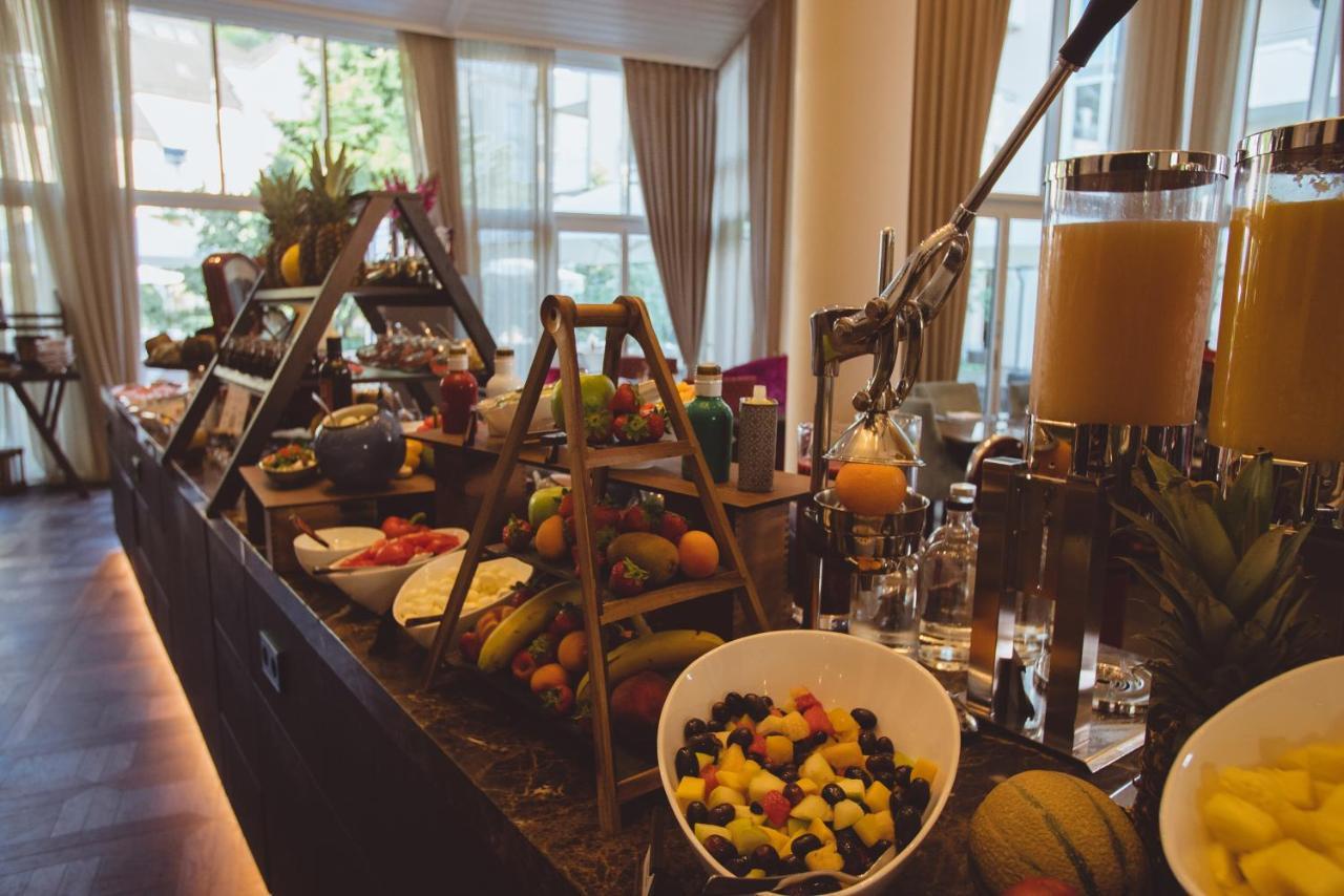 Vila Vita Rosenpark Marburg Eksteriør billede A fruit salad at a buffet