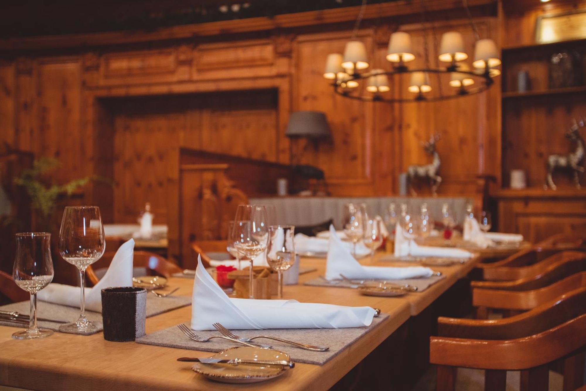 Vila Vita Rosenpark Marburg Eksteriør billede Restaurant in the Hotel Axelmannstein
