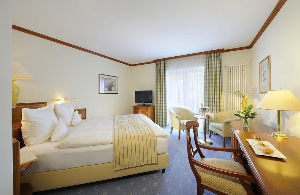 Vila Vita Rosenpark Marburg Eksteriør billede A typical hotel room